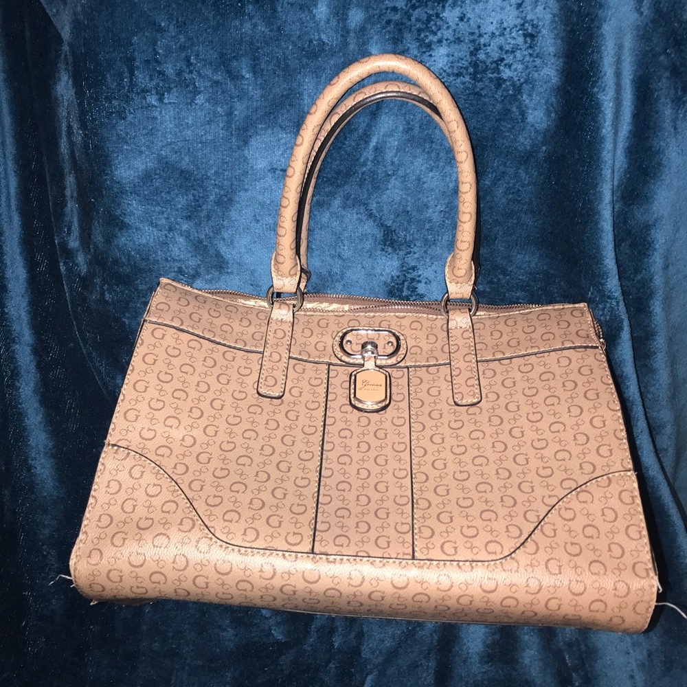 🦋Guess Handbag